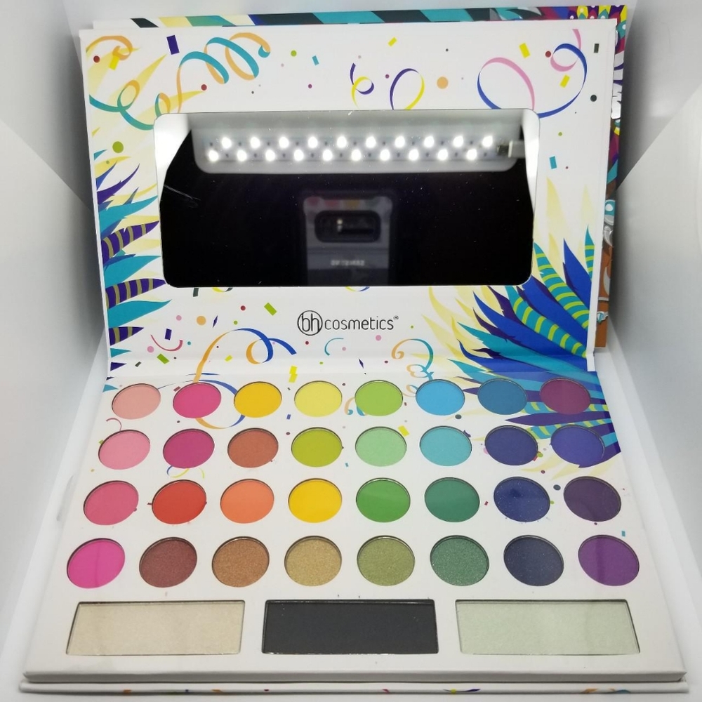 TAKE ME BACK TO BRAZIL 35 Color Eyeshadow Palette